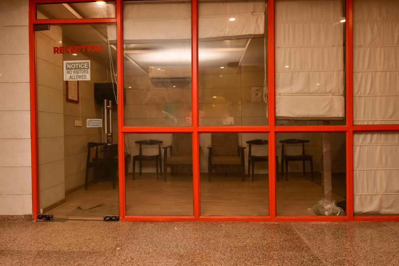 Hotel Red Saffron New Delhi Exterior photo