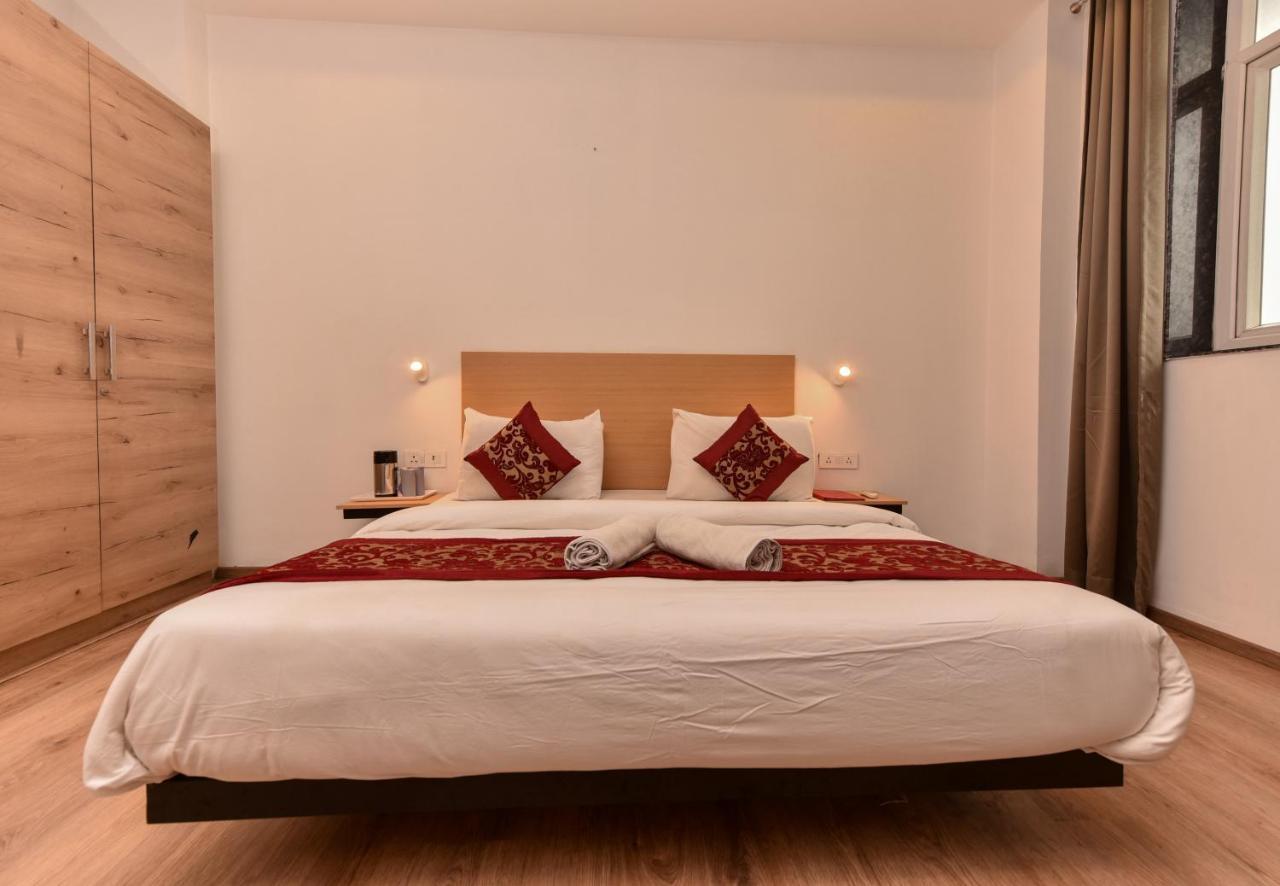 Hotel Red Saffron New Delhi Exterior photo