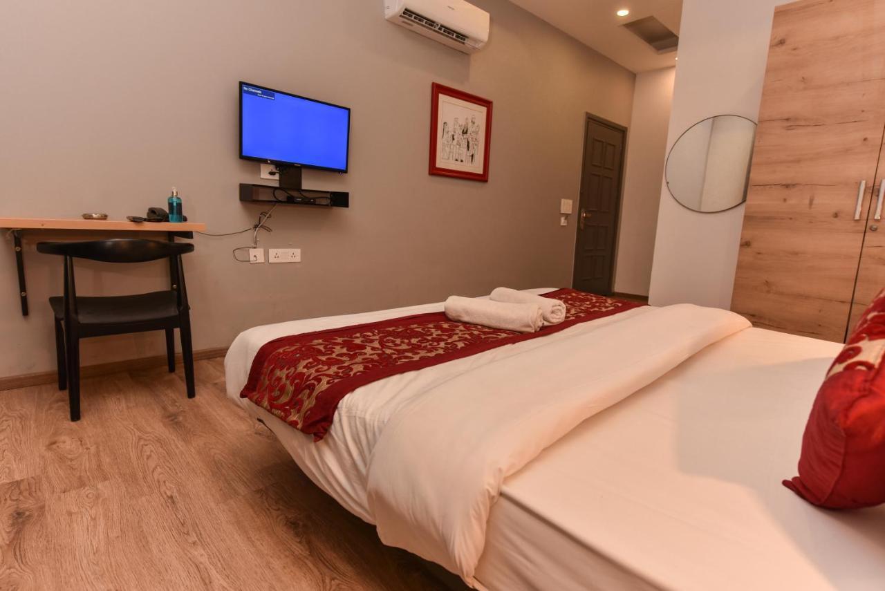 Hotel Red Saffron New Delhi Exterior photo